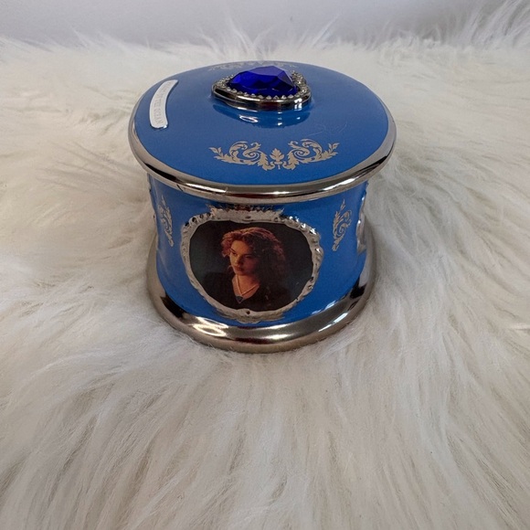 “Heart of the Ocean Titanic”Blue Heart Jewelry Box - Picture 6 of 9
